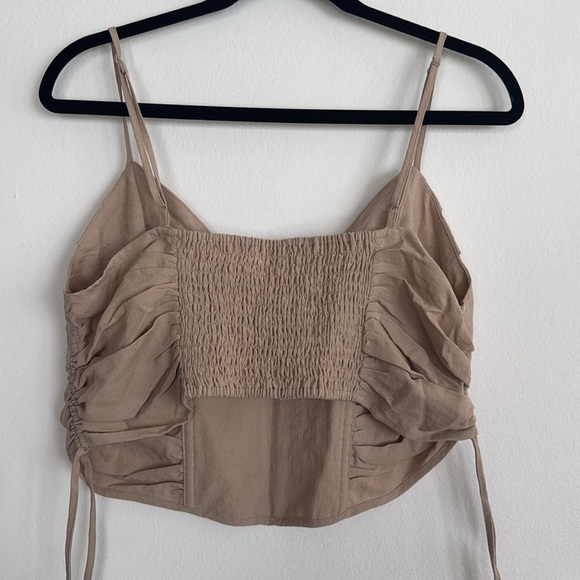H&M women’s Beige cropped corset style tank top size large - Picture 12 of 12